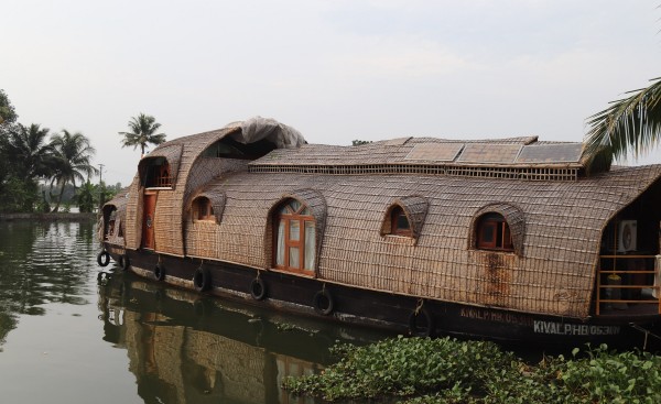 Houseboat, Backwaters