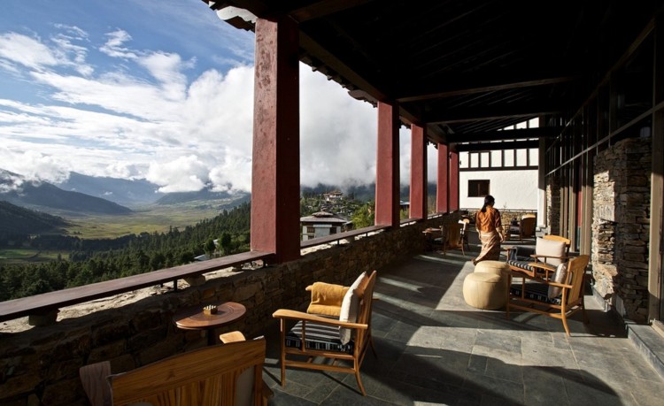 Uitzicht uit de Gangtey Goenpa Lodge