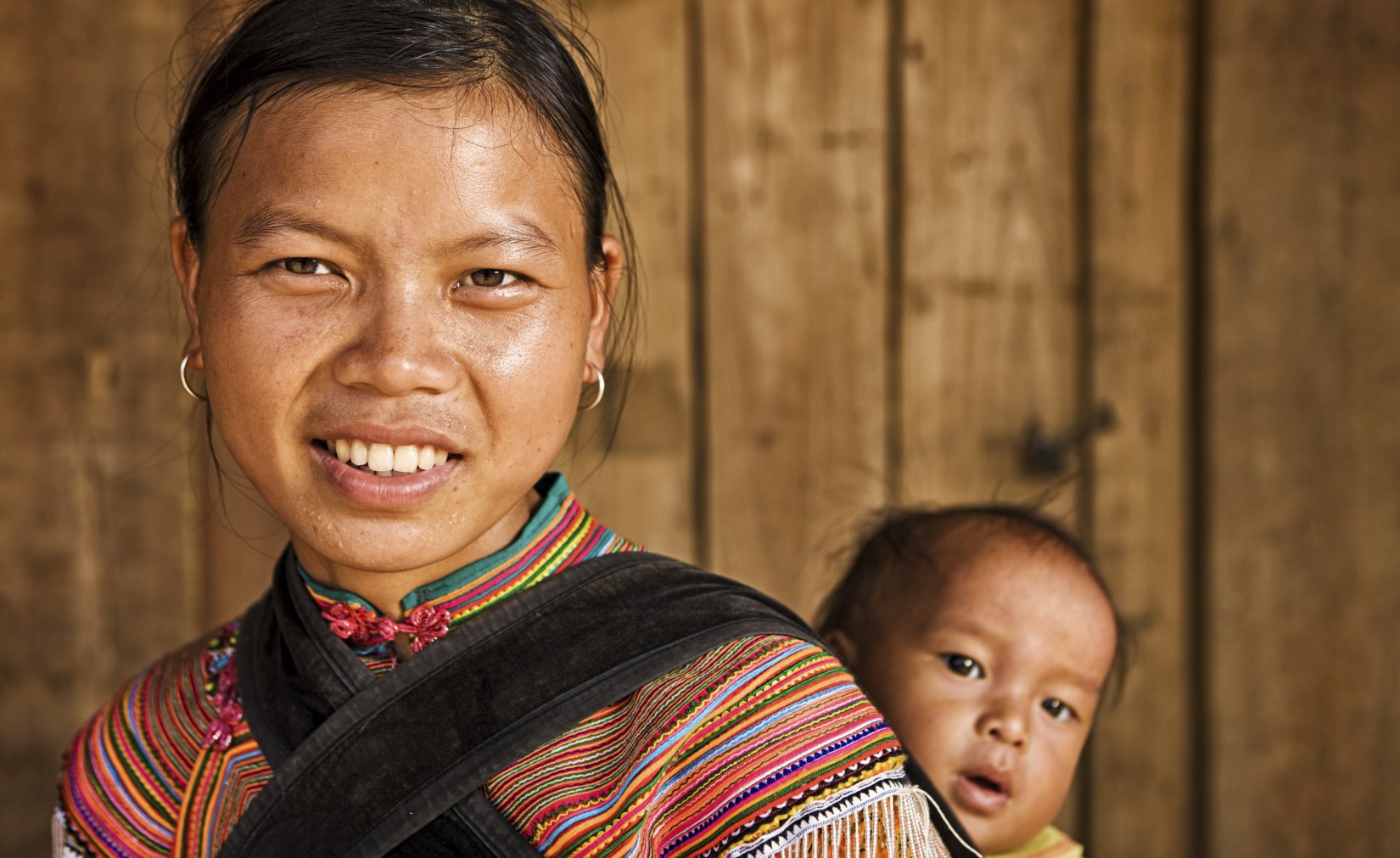 2-vrouw-met-kind-in-sapa-webb-1427885072