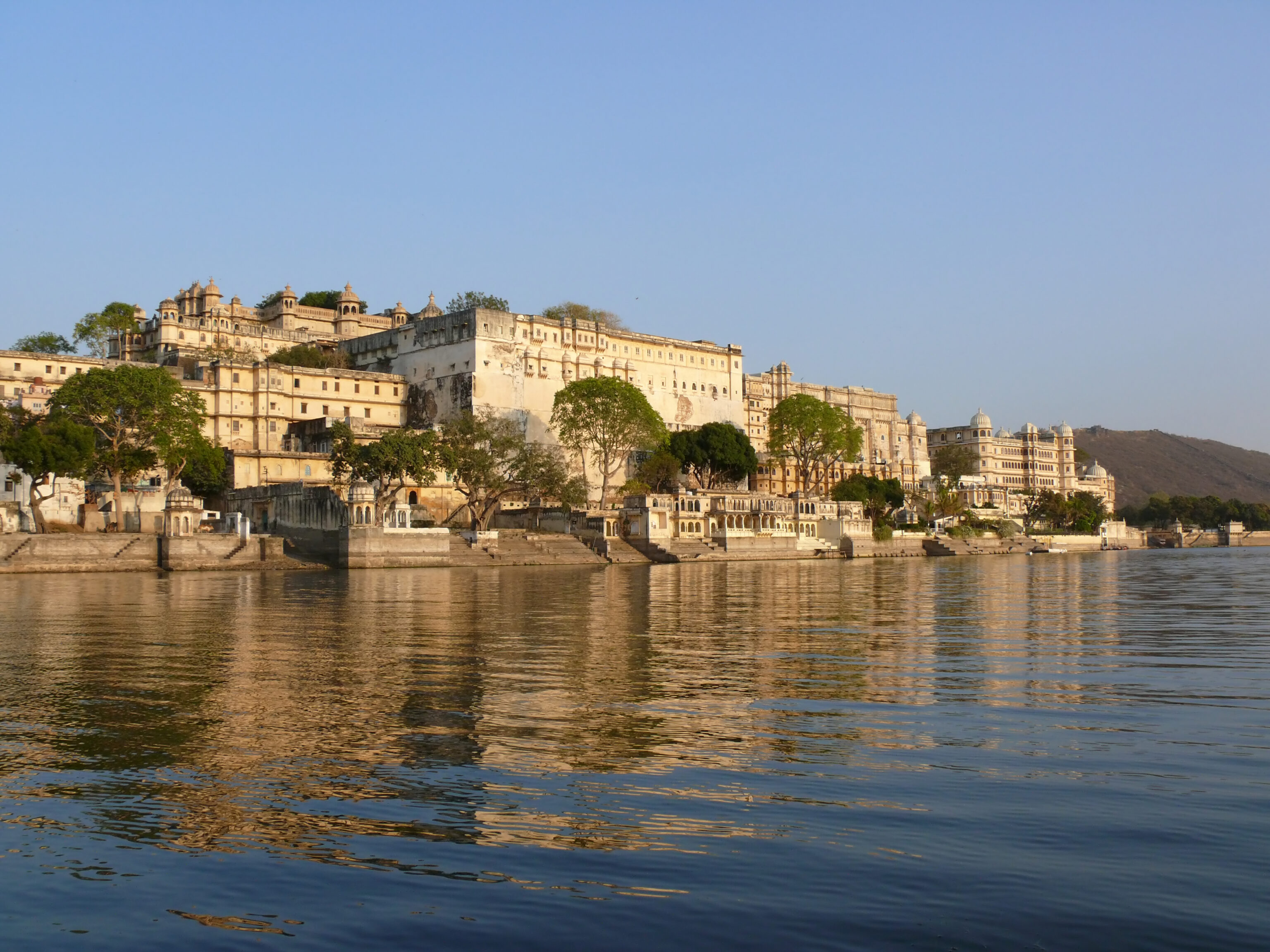 Rajput,City,Palace,,Lake,Pichola,,Udaipur,,India