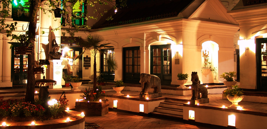 Baber Mahal courtyard