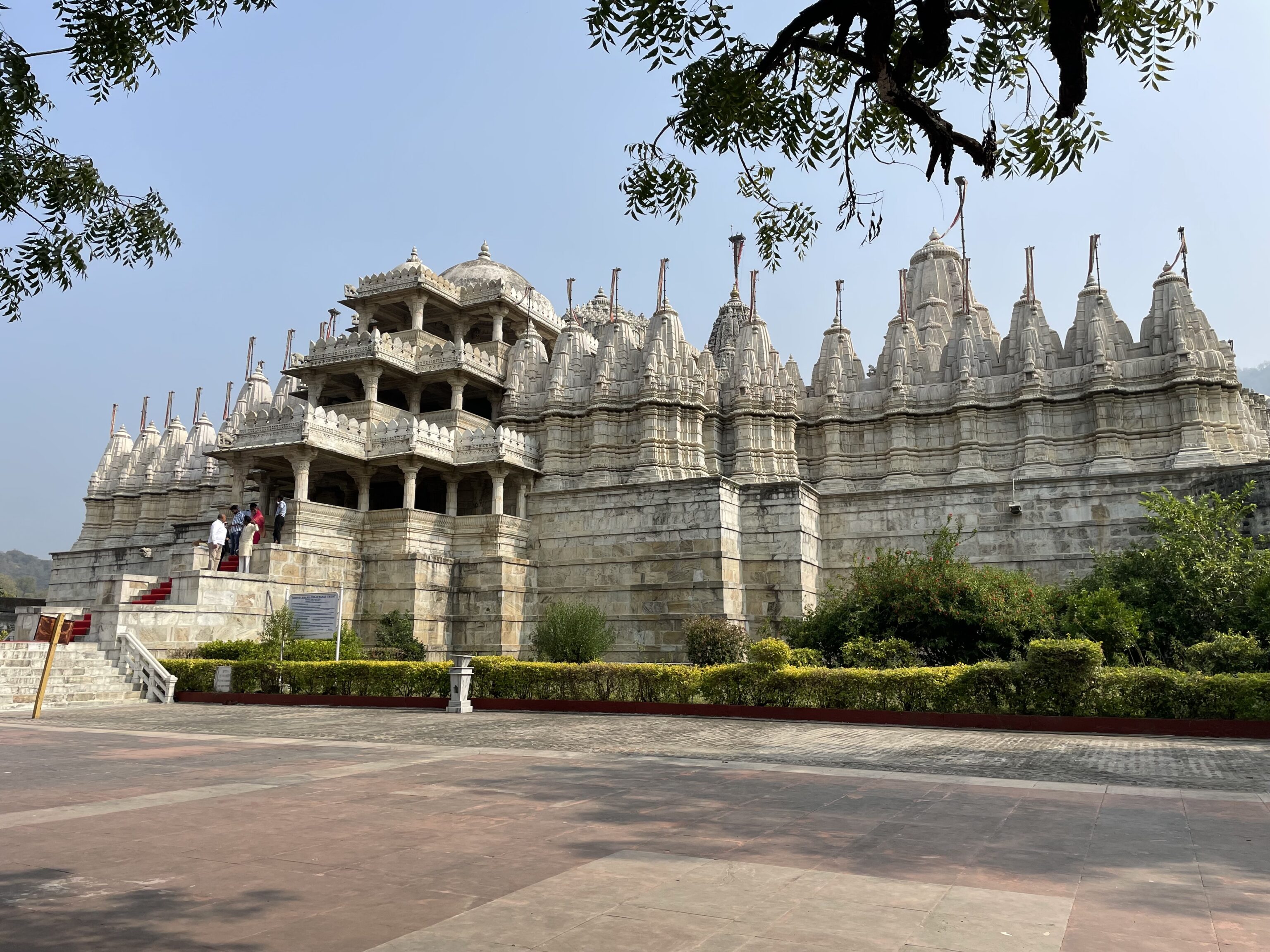 Tempelcomplex Ranakpur in Noord-India