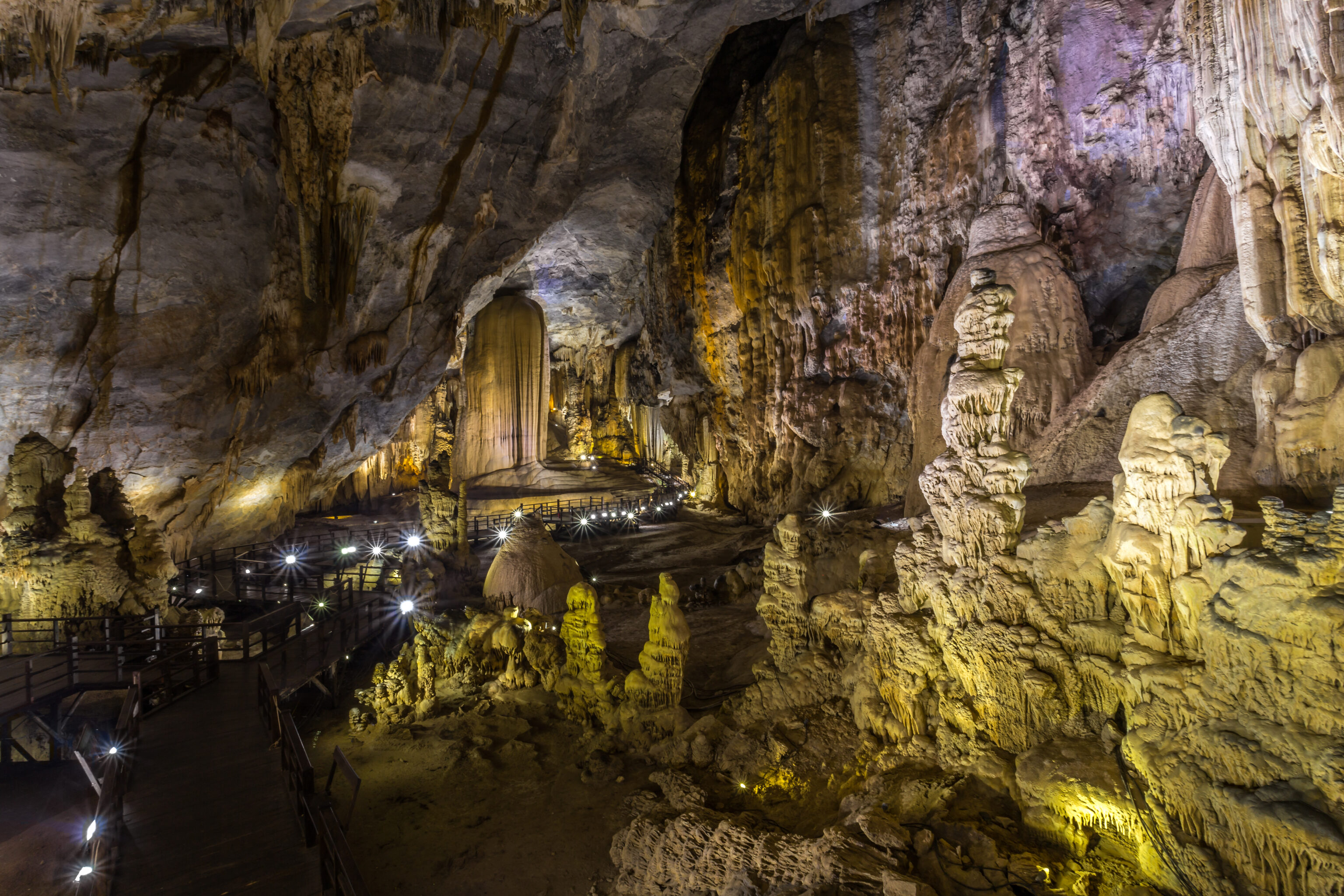 Thien Duong Cave (Paradise Cave) in Phong Nha-Ke Bang National Park, Vietnam
