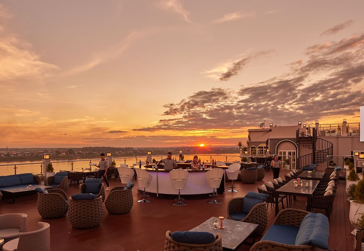 Skybar Vientiane Eastin Hotel