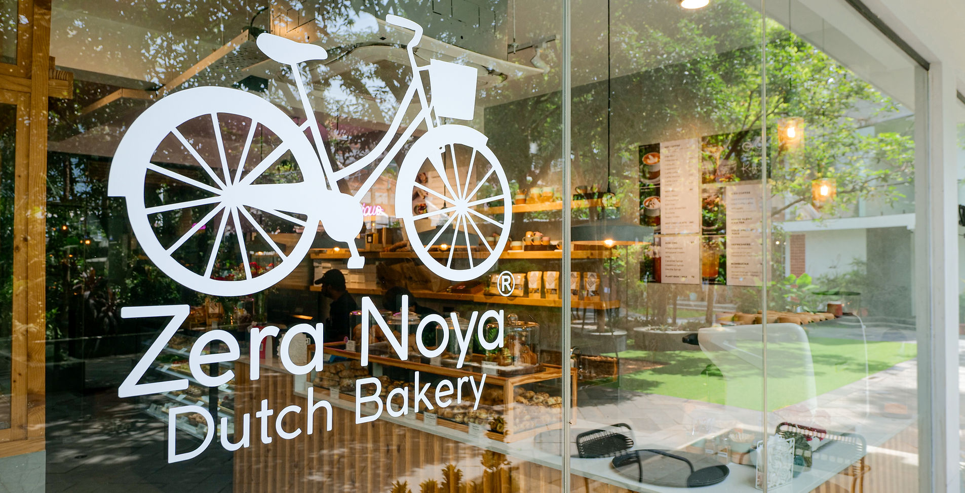 Kochi Zera Noya Dutch Bakery window