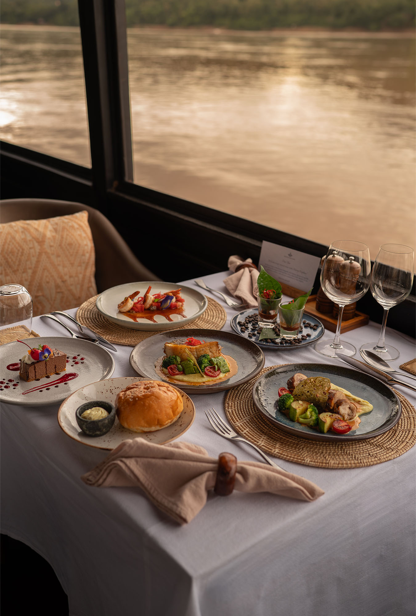 Boheme Mekong Kinhgdoms Cruise