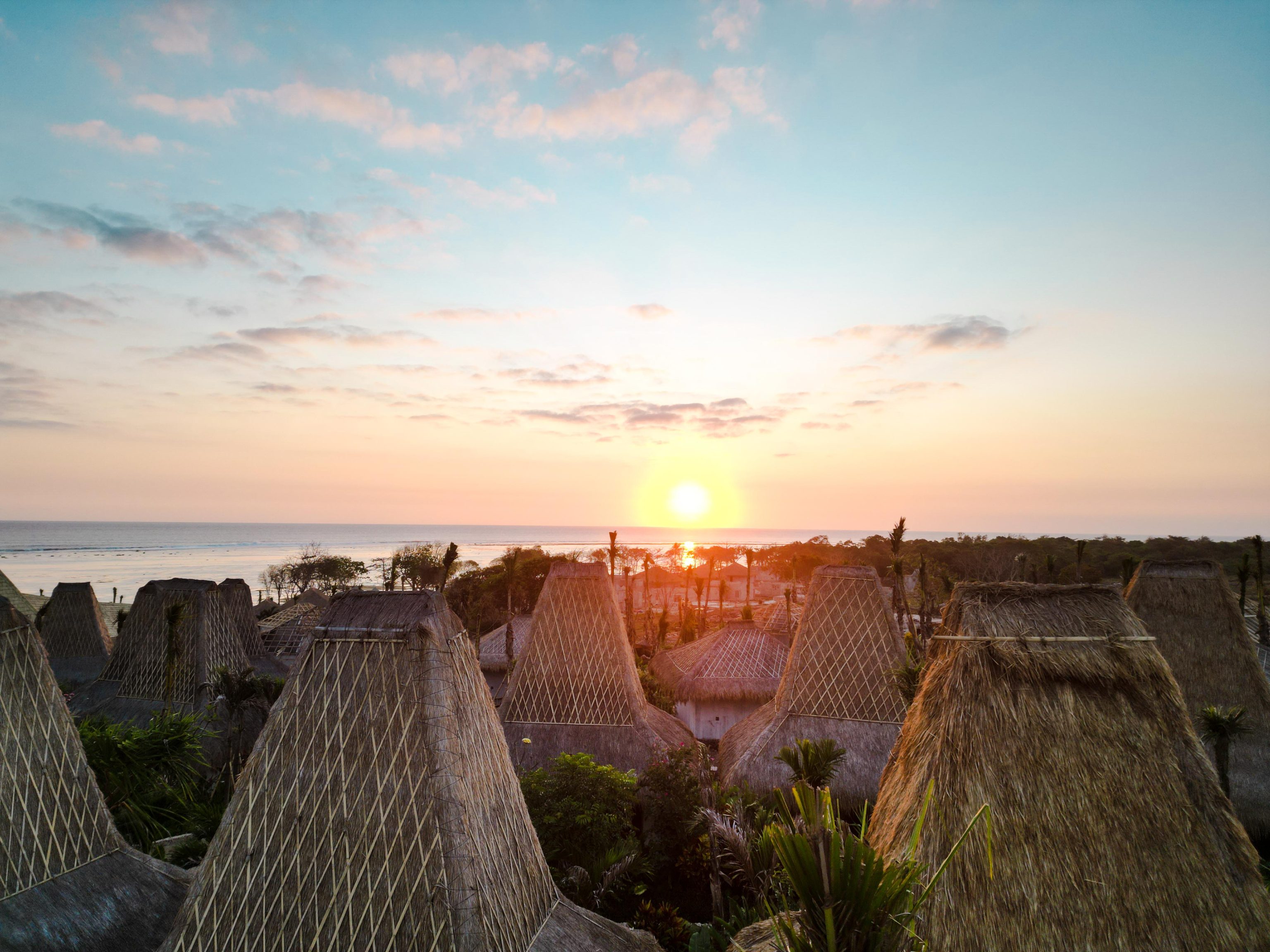 Zonsondergang bij Arya Sumba Kodi